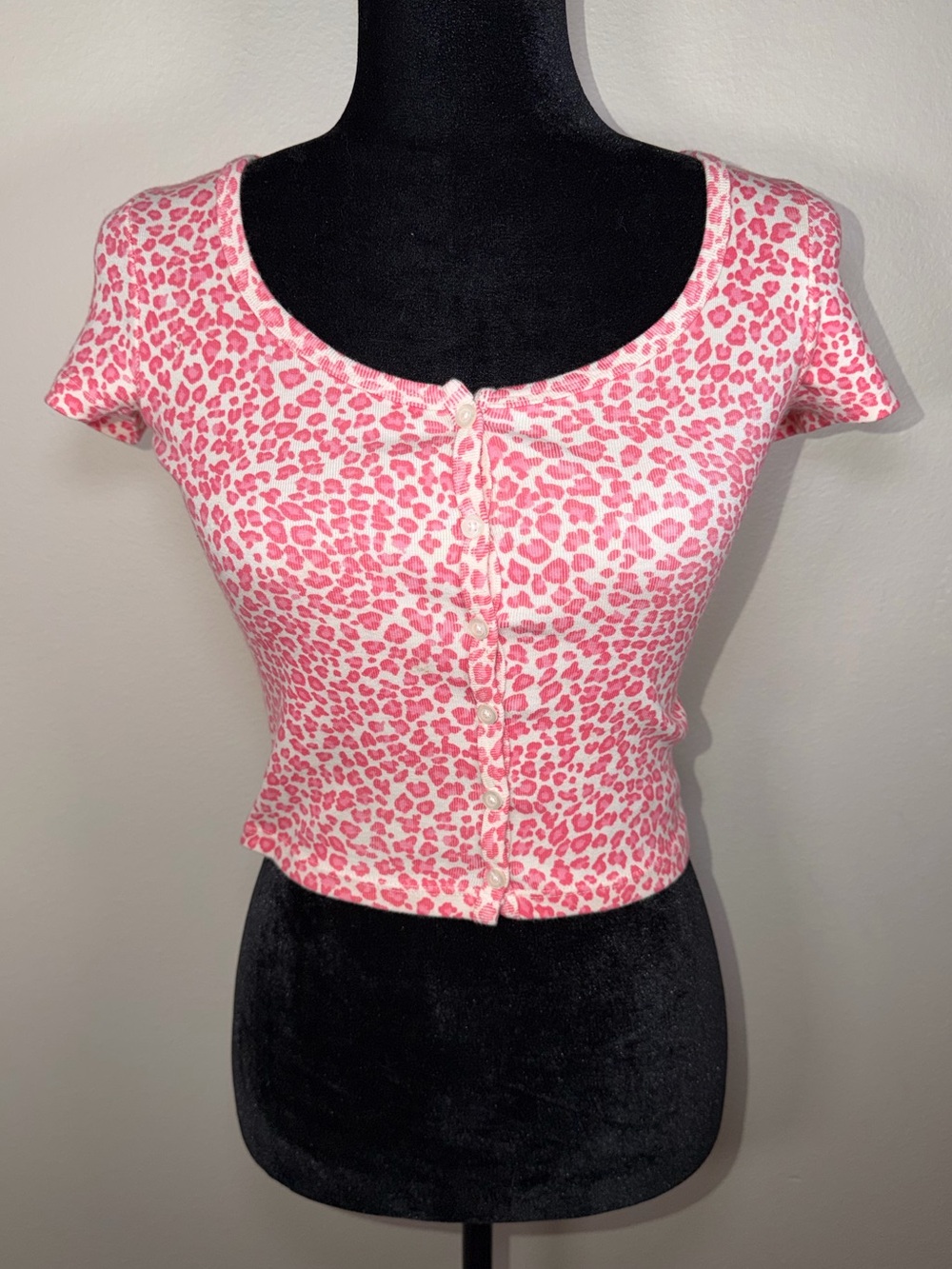 Brandy Melville Pink Leopard Print Button Up Cropped Cardigan Top Preppy Comfy